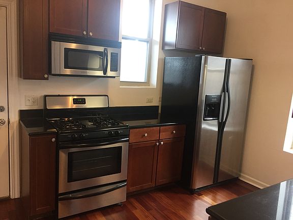 2nd image of 1301 N Artesian Ave APT 3R