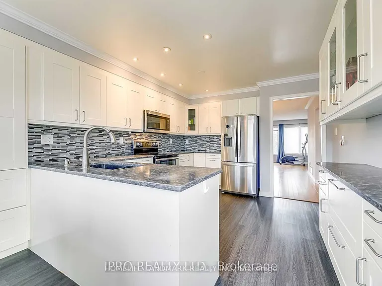 1109 Lindsay Dr — Photo 9