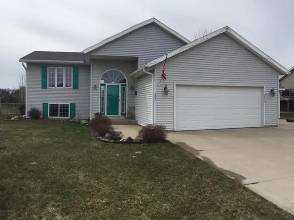 205 10th Ave NW, Dodge Center, MN 55927