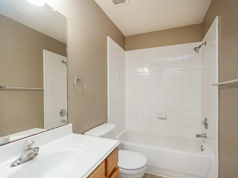 17219 Lilac Vale Ct — Photo 27