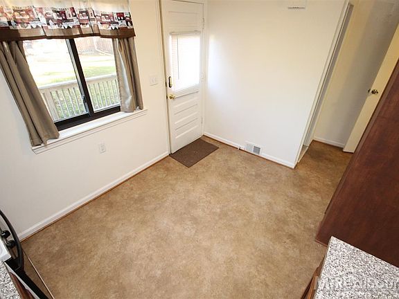 4th image of 29256 Tessmer Ct #1