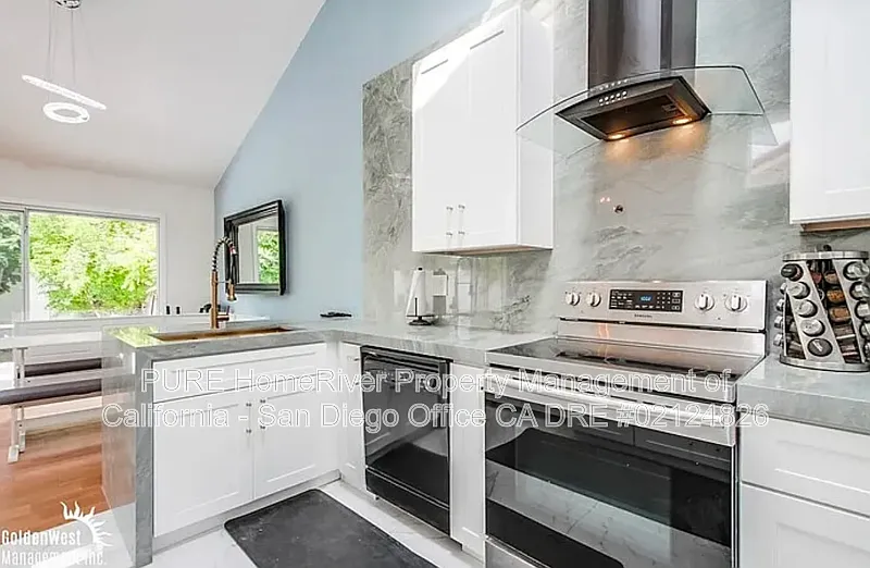 4 bed, 3.0 bath, 1500 sqft, $5,495 — Photo 3