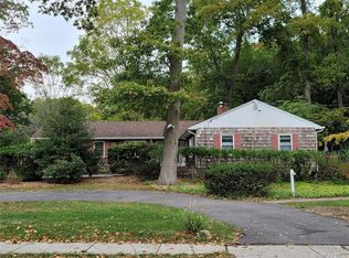 101 N Country Road, Shoreham, NY 11786