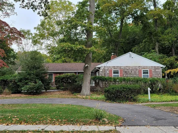 101 N Country Road, Shoreham, NY 11786