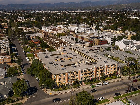 2nd image of 11945 Magnolia Blvd #408