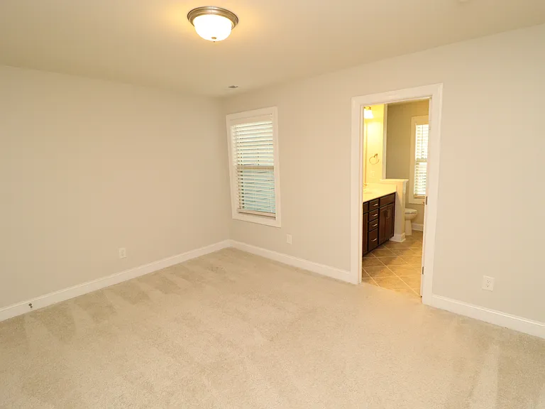 410 Boscawen Ln — Photo 31