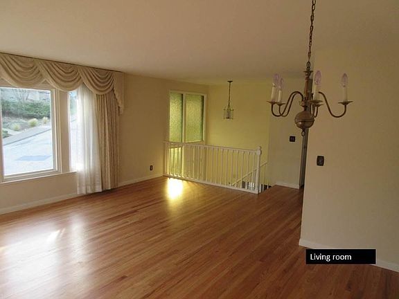 5th image of 1034 Yosemite Dr