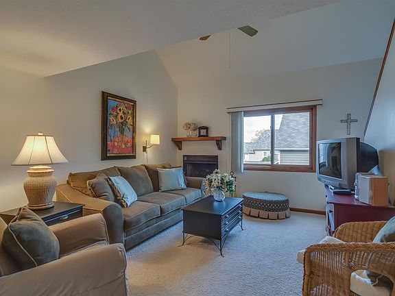 3rd image of 1445 N Oak Hill Dr Unit F-8