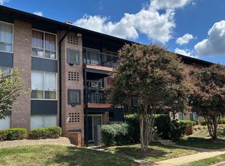 202 Park Terrace Ct SE APT 19, Vienna, VA 22180