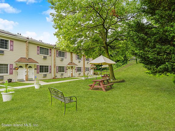 3rd image of 3747 Amboy Rd APT 1A