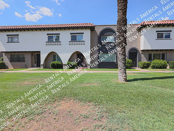 2nd image of 2838 E Clarendon Ave