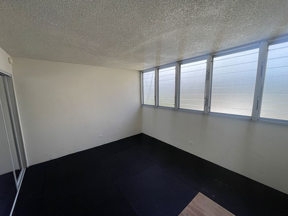 1st image of 500 University Ave #1-704-1