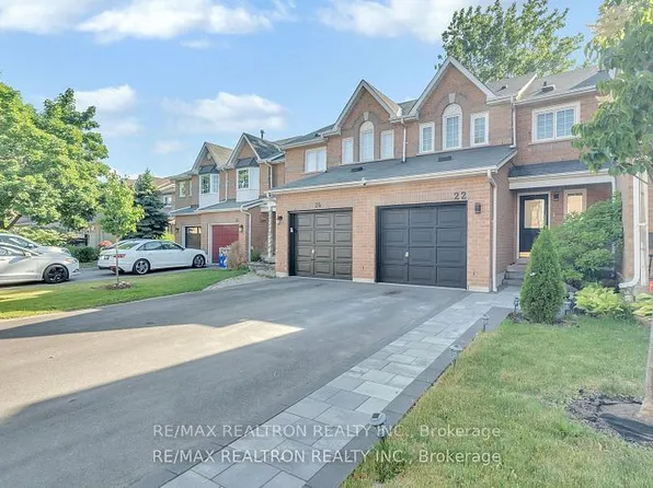 22 Macintyre Ln, Ajax, ON L1T 3X3