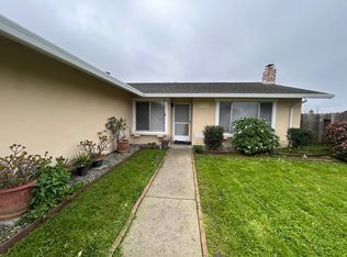 906 Estrada Ct, Salinas, CA 93907
