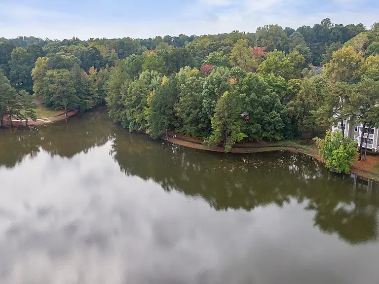 144 Lake Hollow Cir — Photo 28