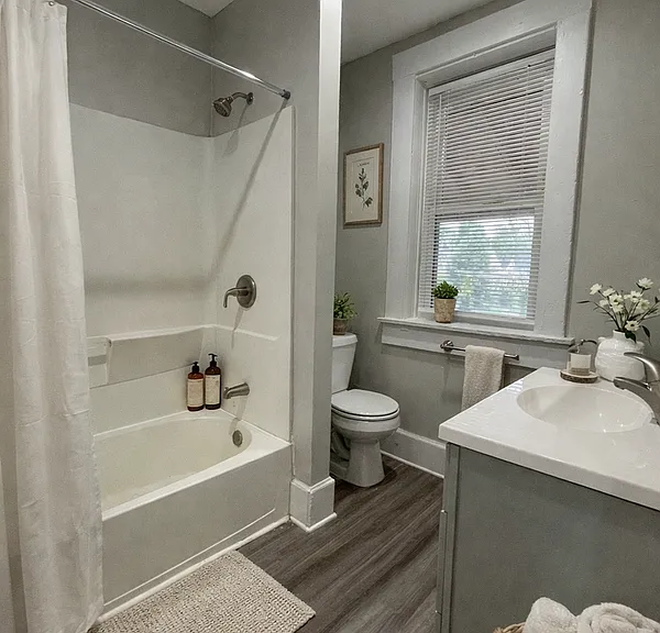 2468.5 Summit St #B — Photo 13