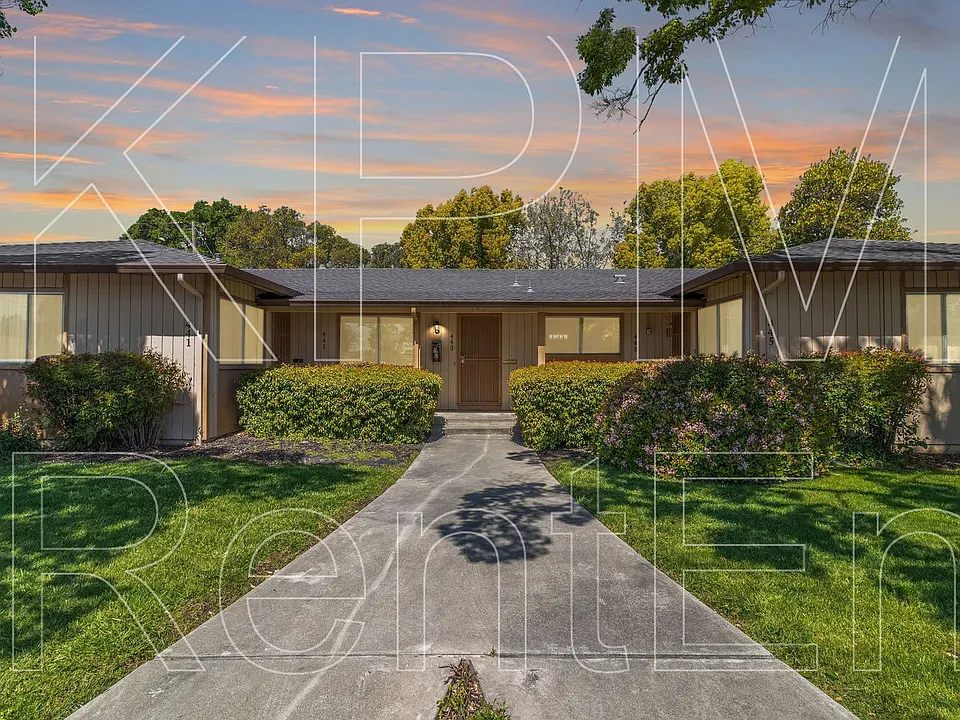 443 E Robinhood Dr