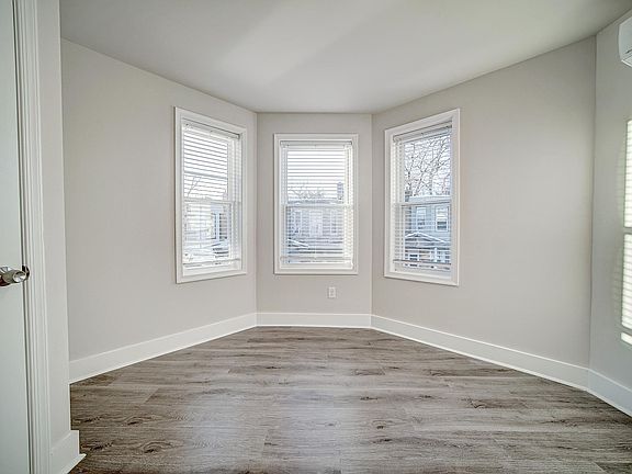 2nd image of 1233 W Huntingdon St #17