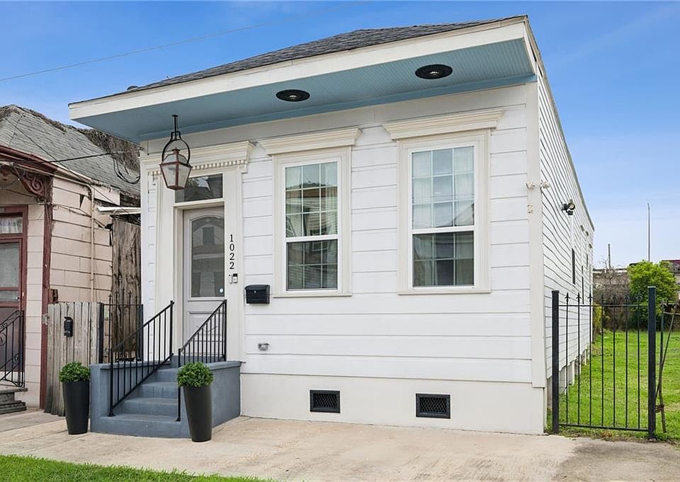 1st image of 1022 N Derbigny St