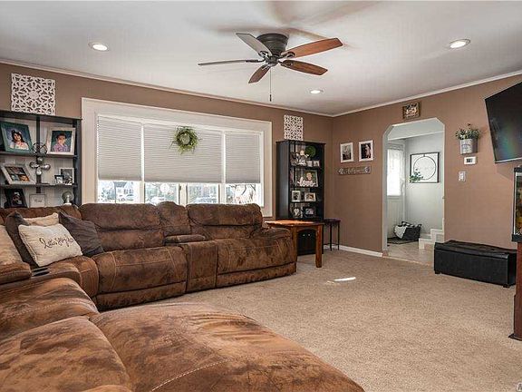 4th image of 35 Morningside Dr S
