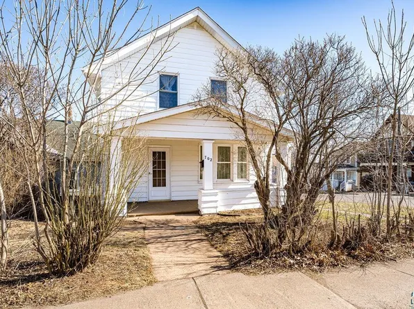 702 E 7th St, Ray, MN 55805