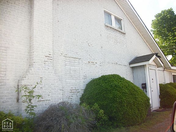 3rd image of 1513 Malcolm Ave