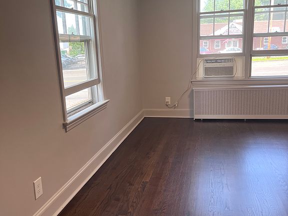 3rd image of 131 Boston Ave #1