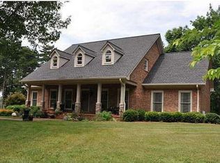 475 Running Deer Rd, Cornelia, GA 30531