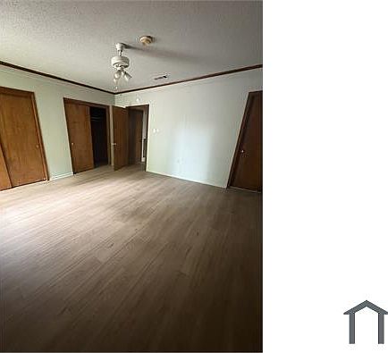 5th image of 4845 Wells St