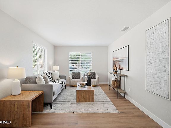 4th image of 810 E ROSS Avenue