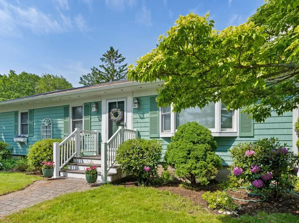 3 Whitney Road, Falmouth, ME 04105