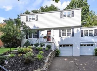 821 Wainwright Dr, Pittsburgh, PA 15228