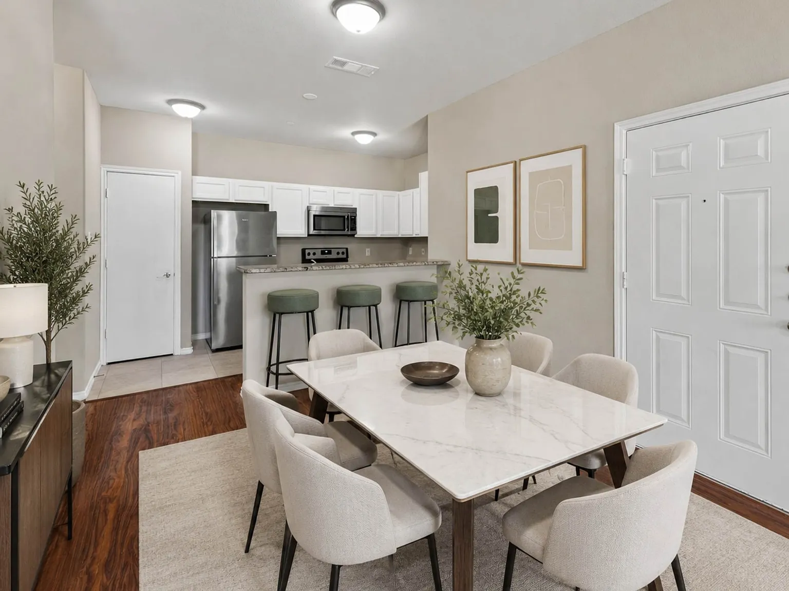 3 bed, 1380 sqft, $1,475 — Photo 3