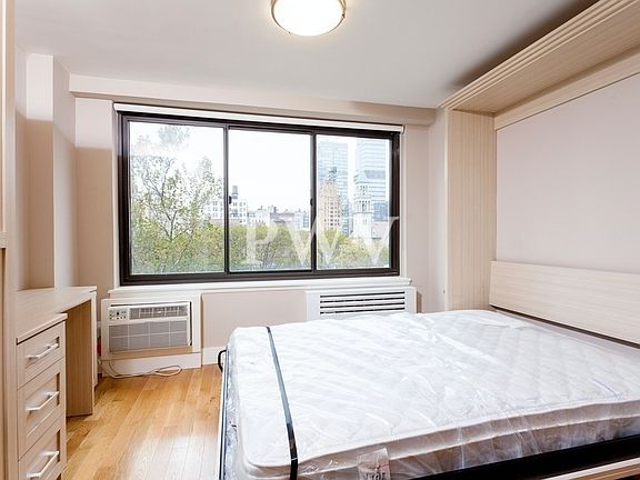 4th image of 784 Columbus Ave APT 11S