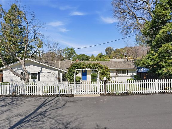 2nd image of 300 La Tierra Buena