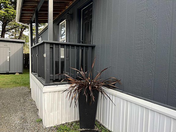 3rd image of 1811 Northcrest Dr