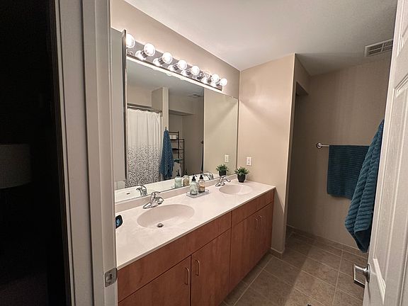 3rd image of 1115 Primrose Ct APT 101