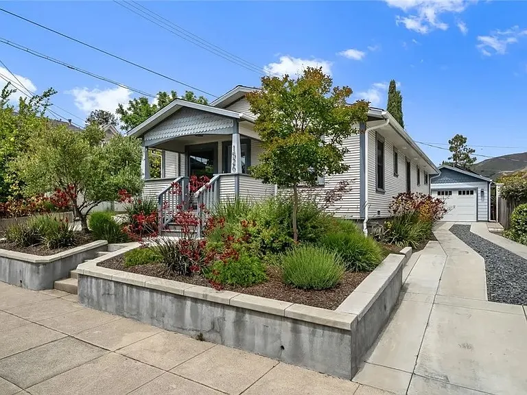 1526 Garden St — Photo 1
