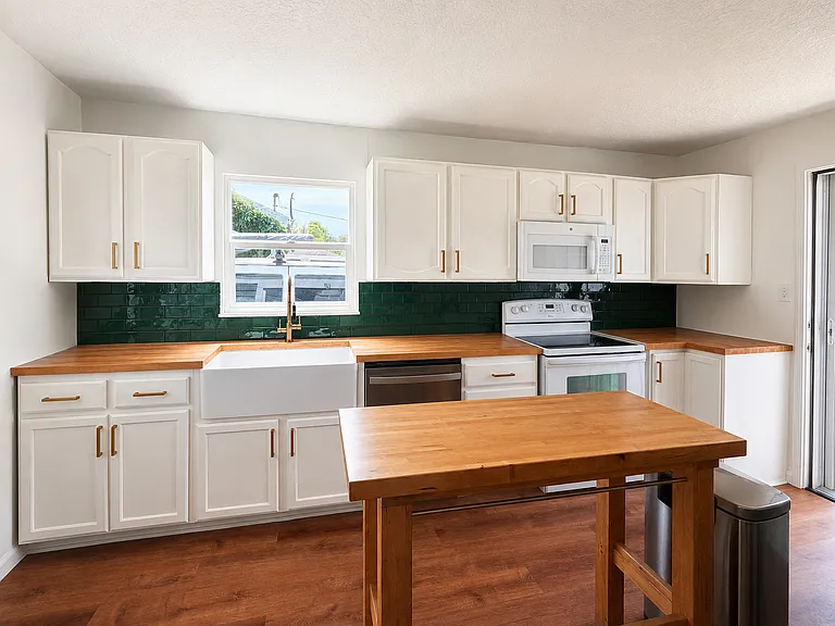 1224 S Navajo St — Photo 4