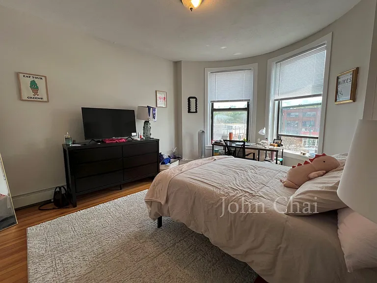 1950 Beacon St #4 — Photo 3