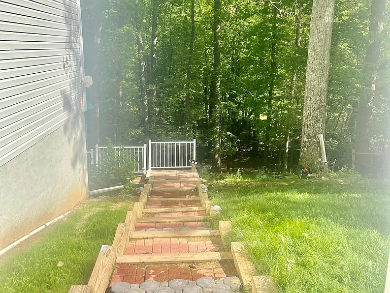 Preakness Dr — Photo 40