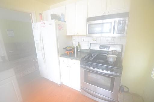4th image of 7540 Kolmar Ave