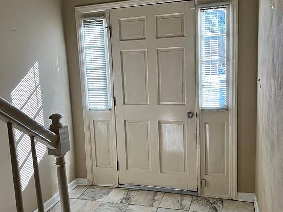 2nd image of 2919 Canterbury Ct #1