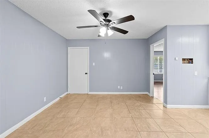4001 Western Cir — Photo 2