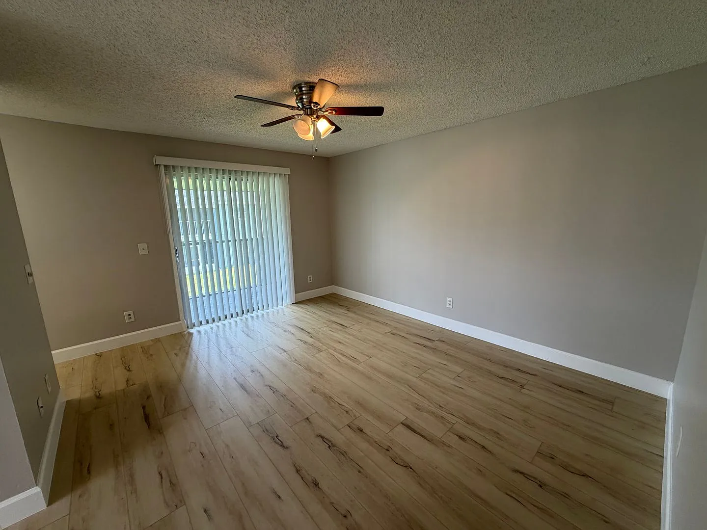Pershing Pointe — Photo 2