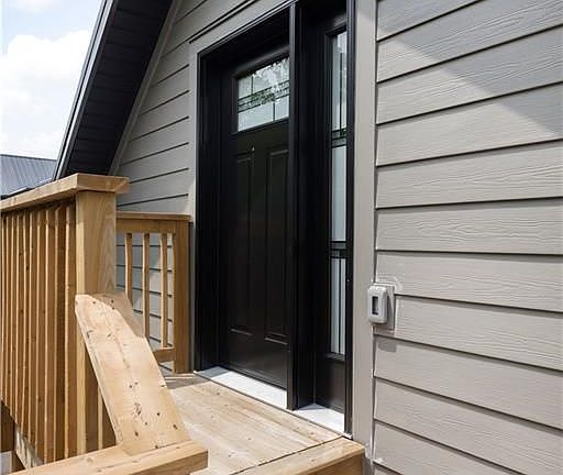 2nd image of 23 Pellissier St S #5