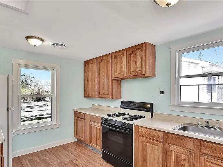 245 Perrineville Rd — Photo 10