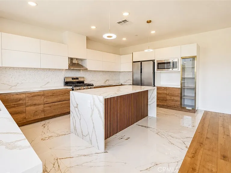 14433 Buvan Ct — Photo 8