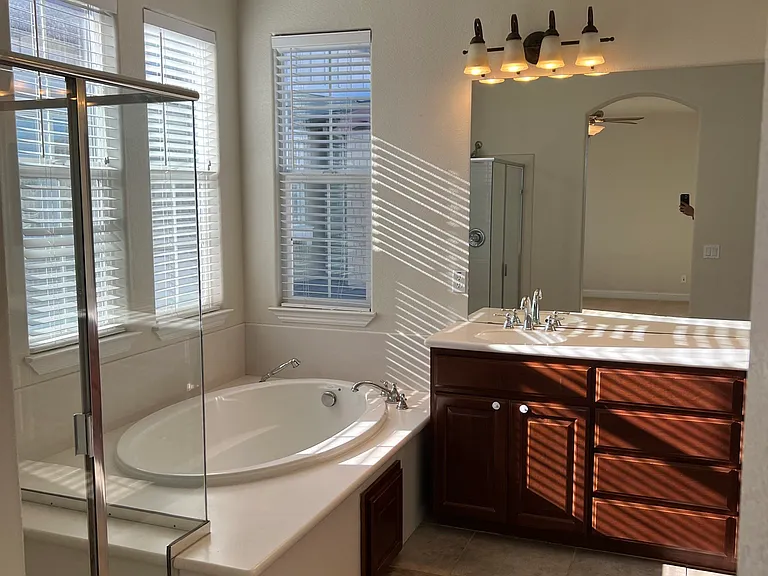 188 W Charlene Ct — Photo 32