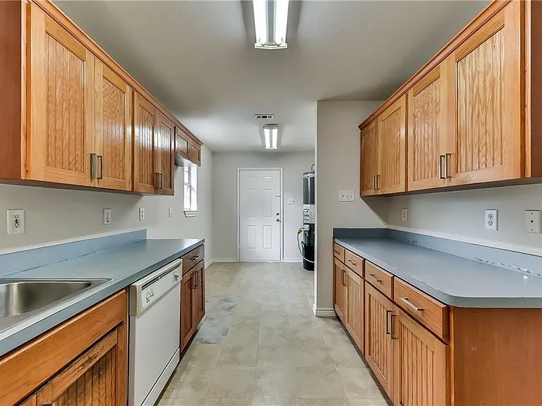 4530 Afton St — Photo 11